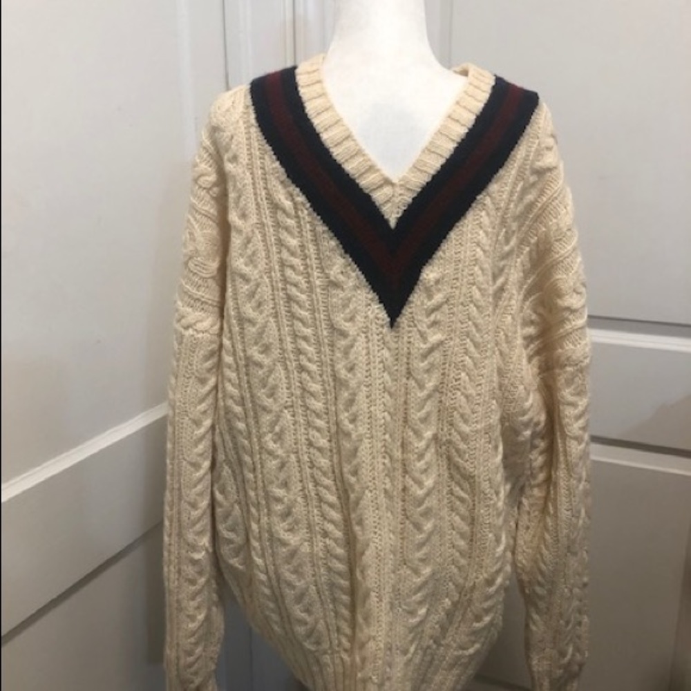 Embassy Row incredibly classic sweater size xl